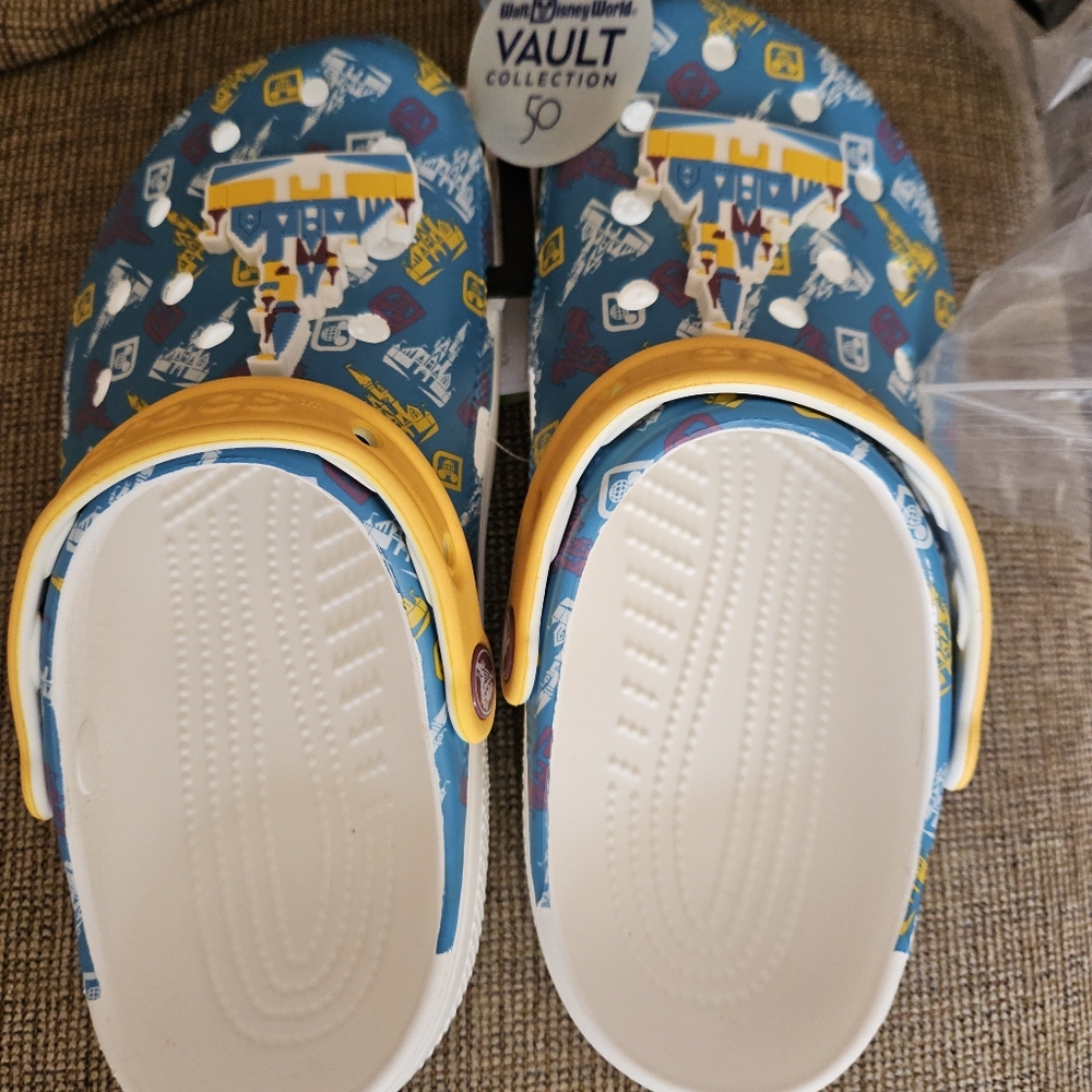 NWT Brand New Disney 50 year vault crocs size 7